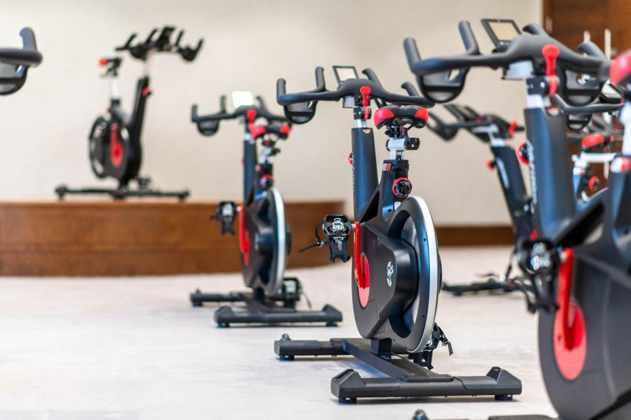 알 메실라, 어 럭셔리 컬렉션 리조트 앤 스파, 도하 외부 사진 Indoor cycling bikes
