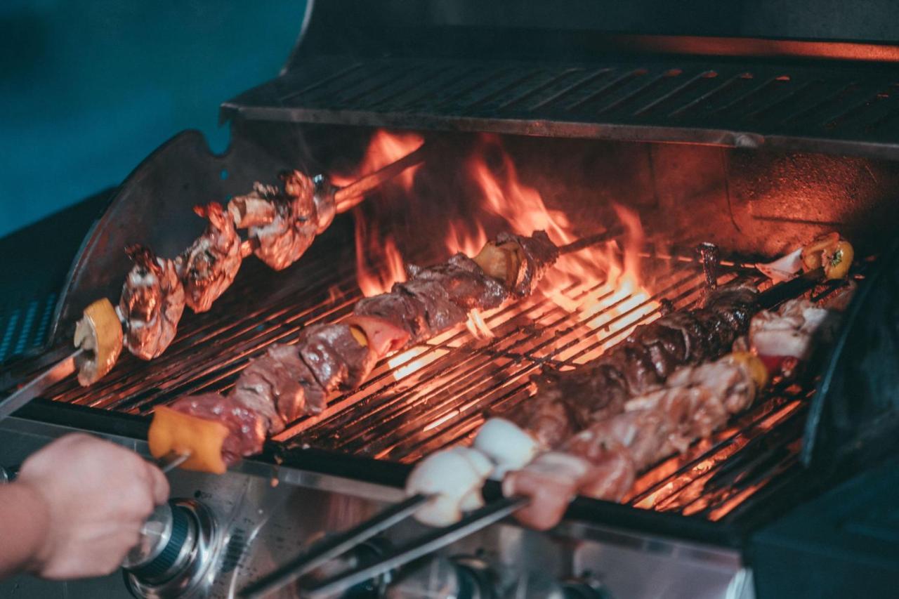 알 메실라, 어 럭셔리 컬렉션 리조트 앤 스파, 도하 외부 사진 A barbecue grill